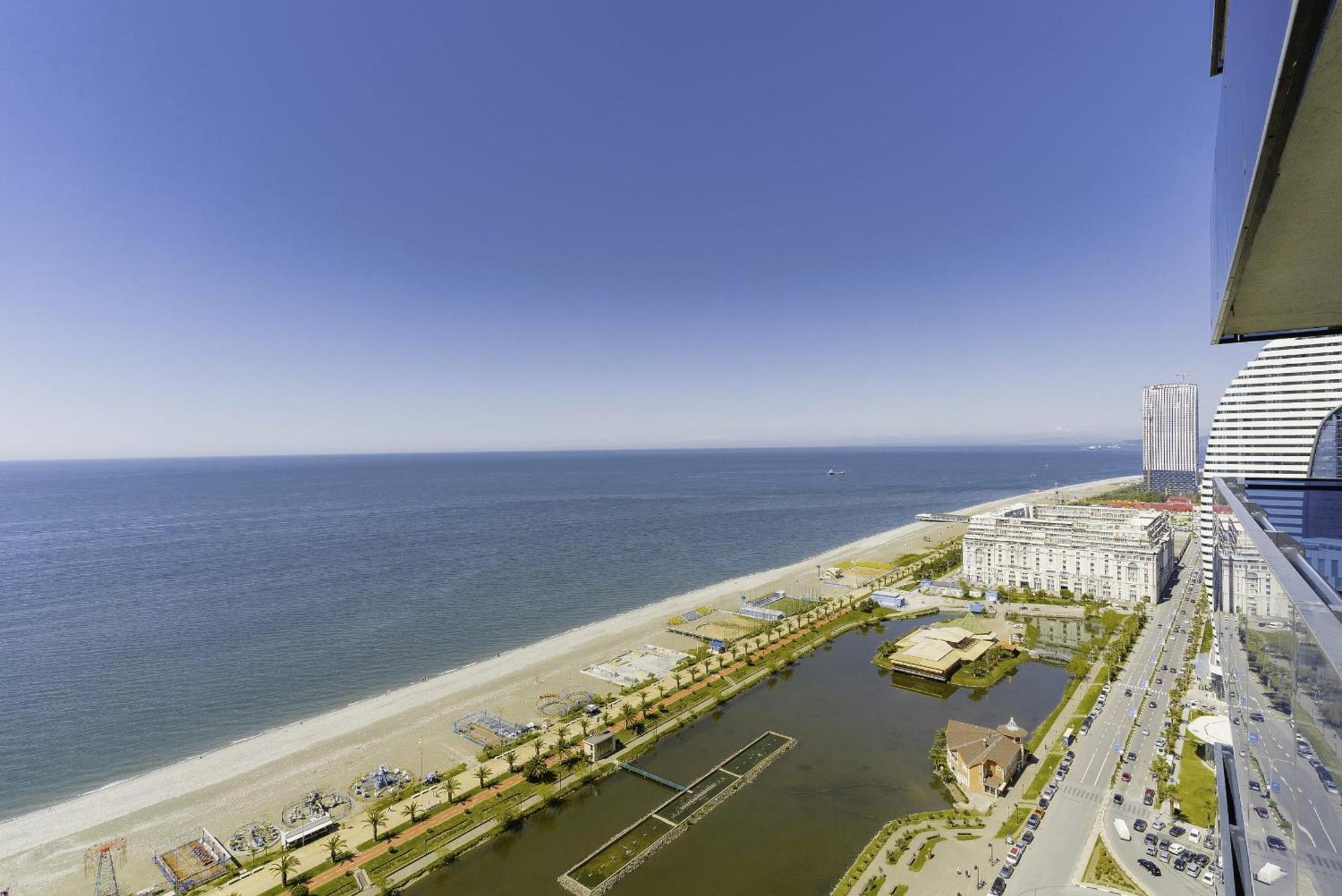 Luxury Beach Front Hotel Batumi Ngoại thất bức ảnh