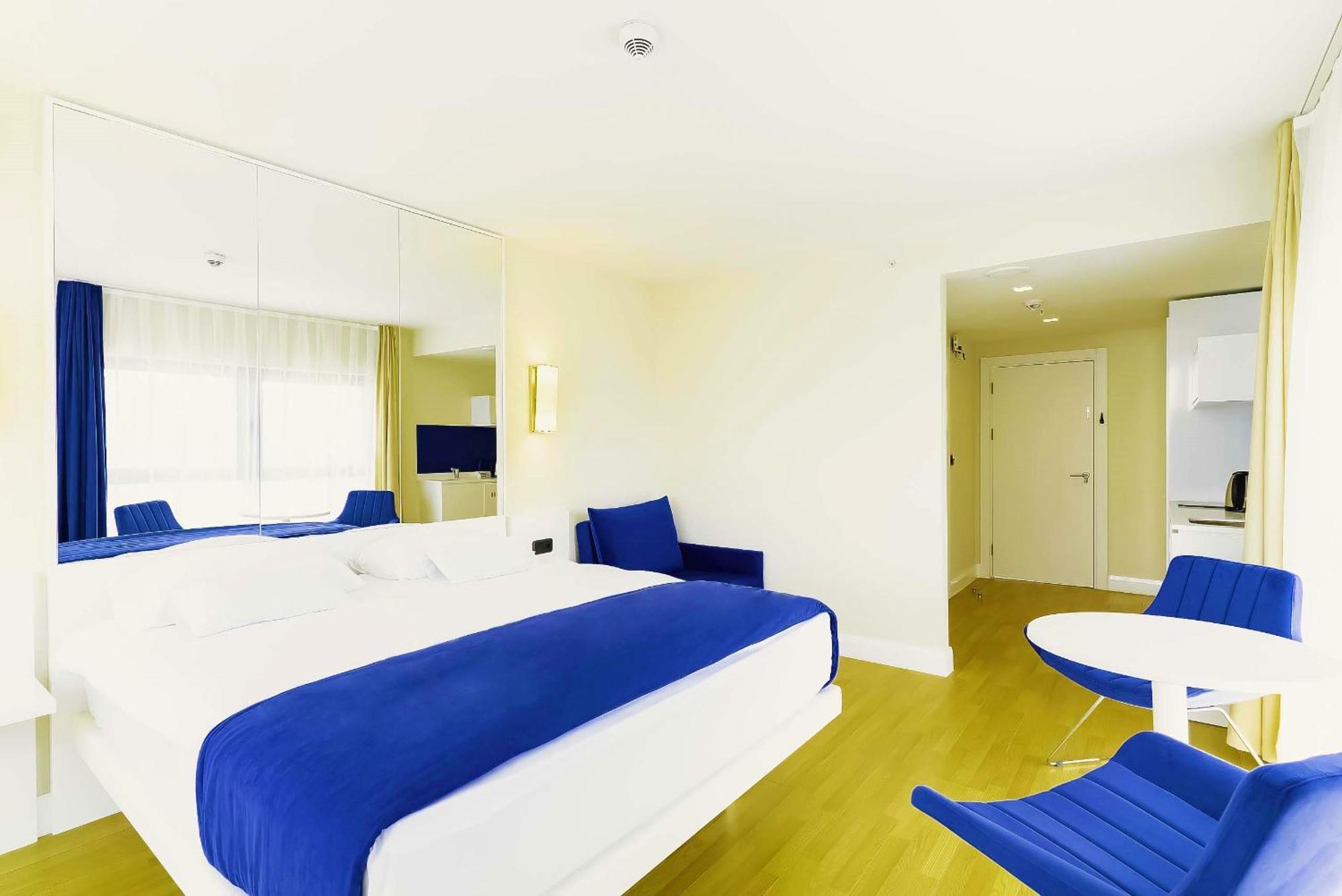 Luxury Beach Front Hotel Batumi Ngoại thất bức ảnh