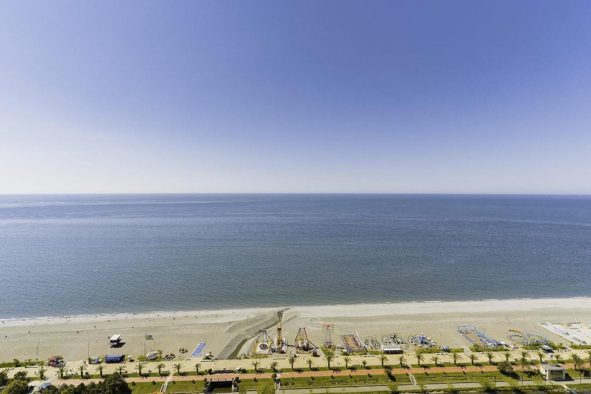 Luxury Beach Front Hotel Batumi Ngoại thất bức ảnh