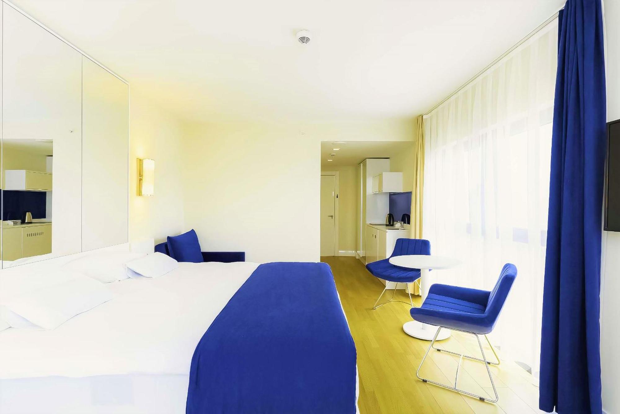 Luxury Beach Front Hotel Batumi Ngoại thất bức ảnh