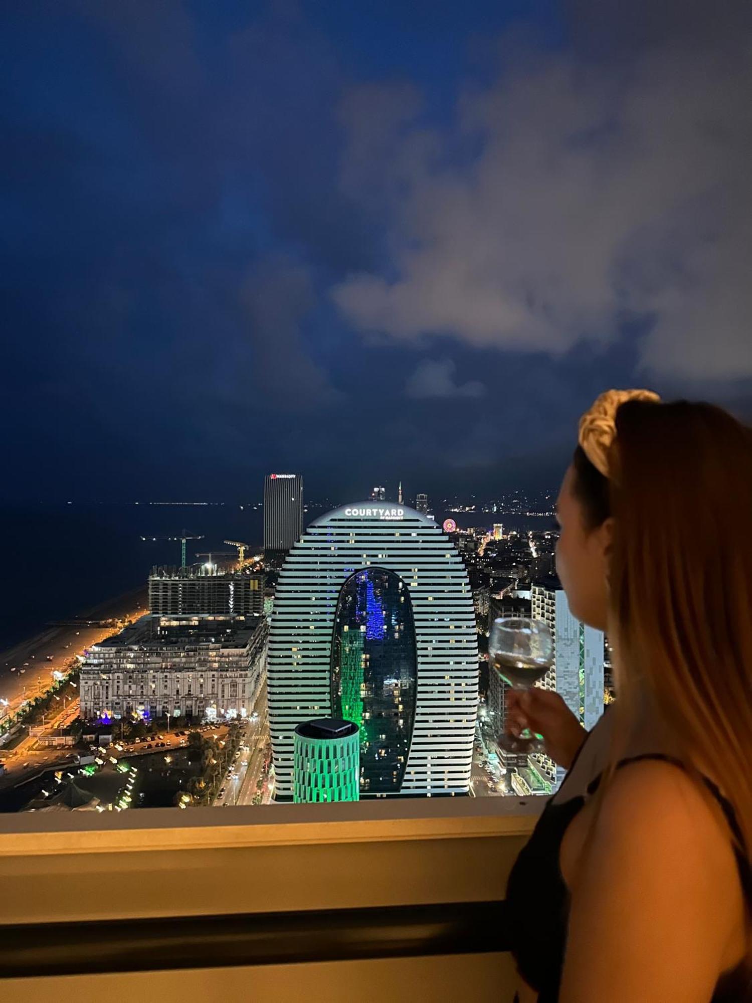 Luxury Beach Front Hotel Batumi Ngoại thất bức ảnh