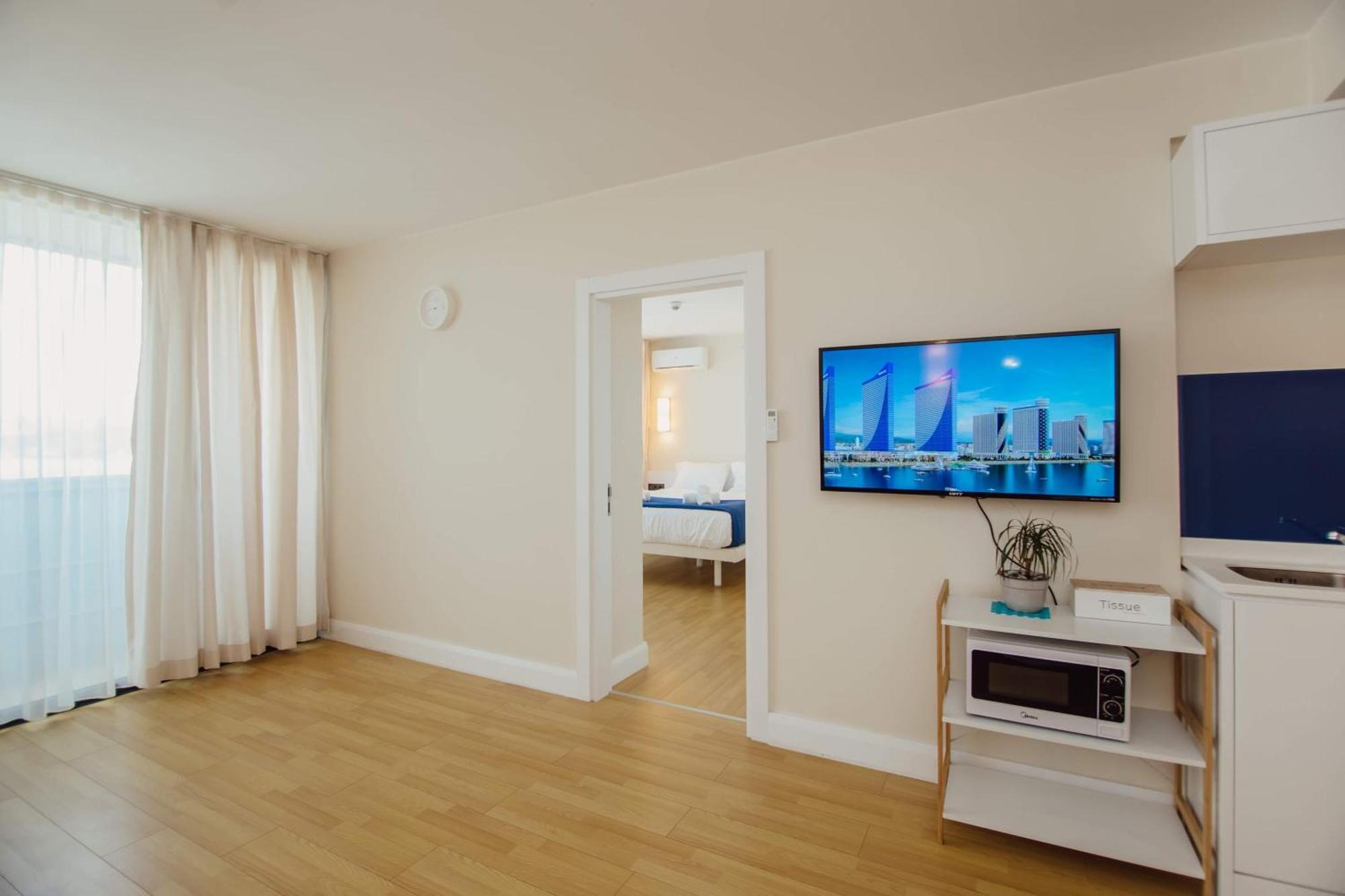 Luxury Beach Front Hotel Batumi Ngoại thất bức ảnh