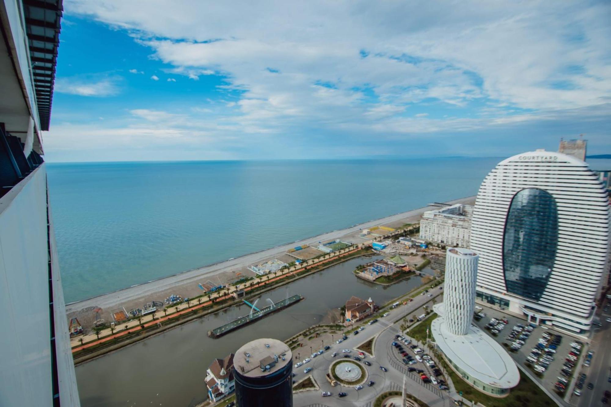 Luxury Beach Front Hotel Batumi Ngoại thất bức ảnh