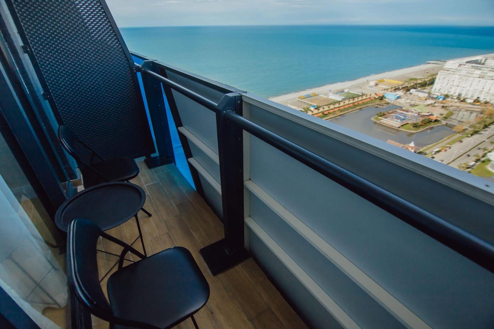Luxury Beach Front Hotel Batumi Ngoại thất bức ảnh