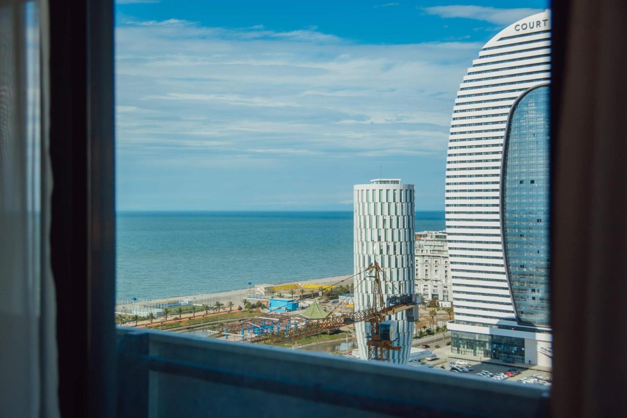 Luxury Beach Front Hotel Batumi Ngoại thất bức ảnh