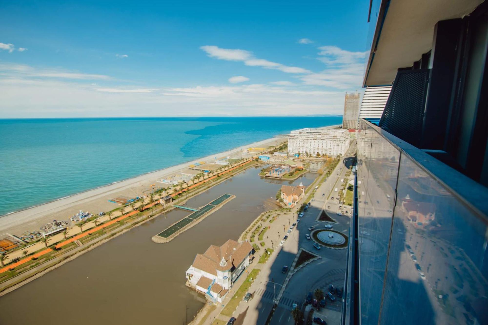 Luxury Beach Front Hotel Batumi Ngoại thất bức ảnh