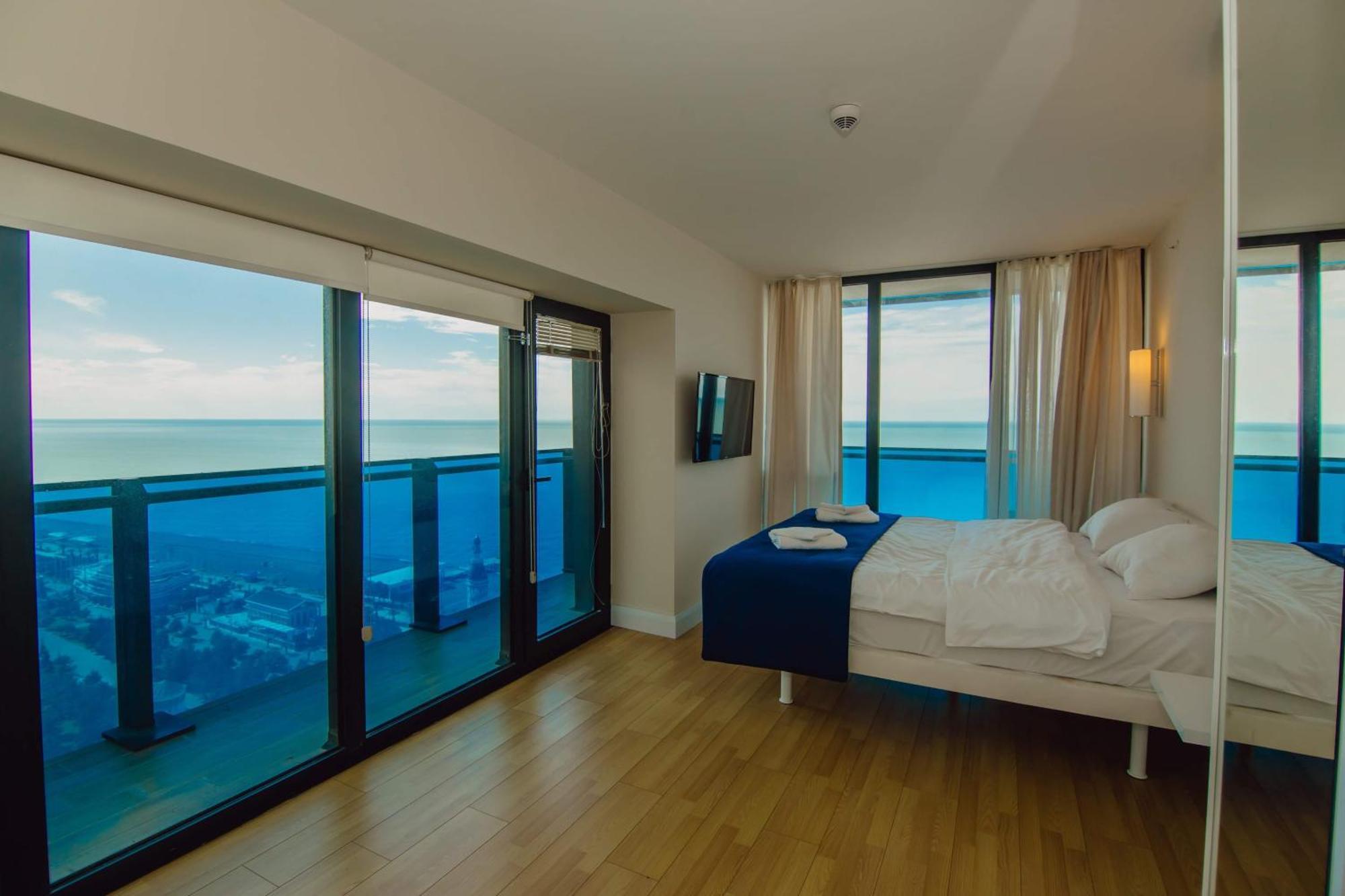 Luxury Beach Front Hotel Batumi Ngoại thất bức ảnh