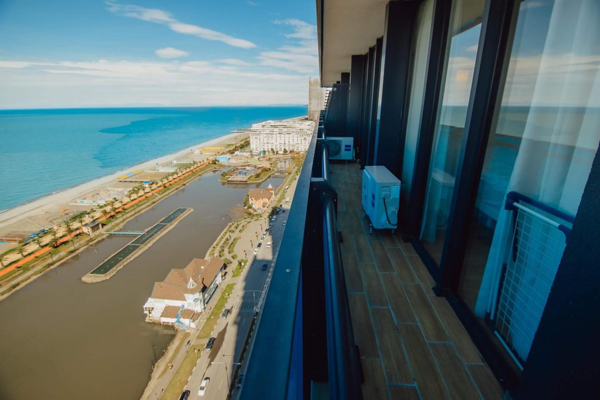 Luxury Beach Front Hotel Batumi Ngoại thất bức ảnh