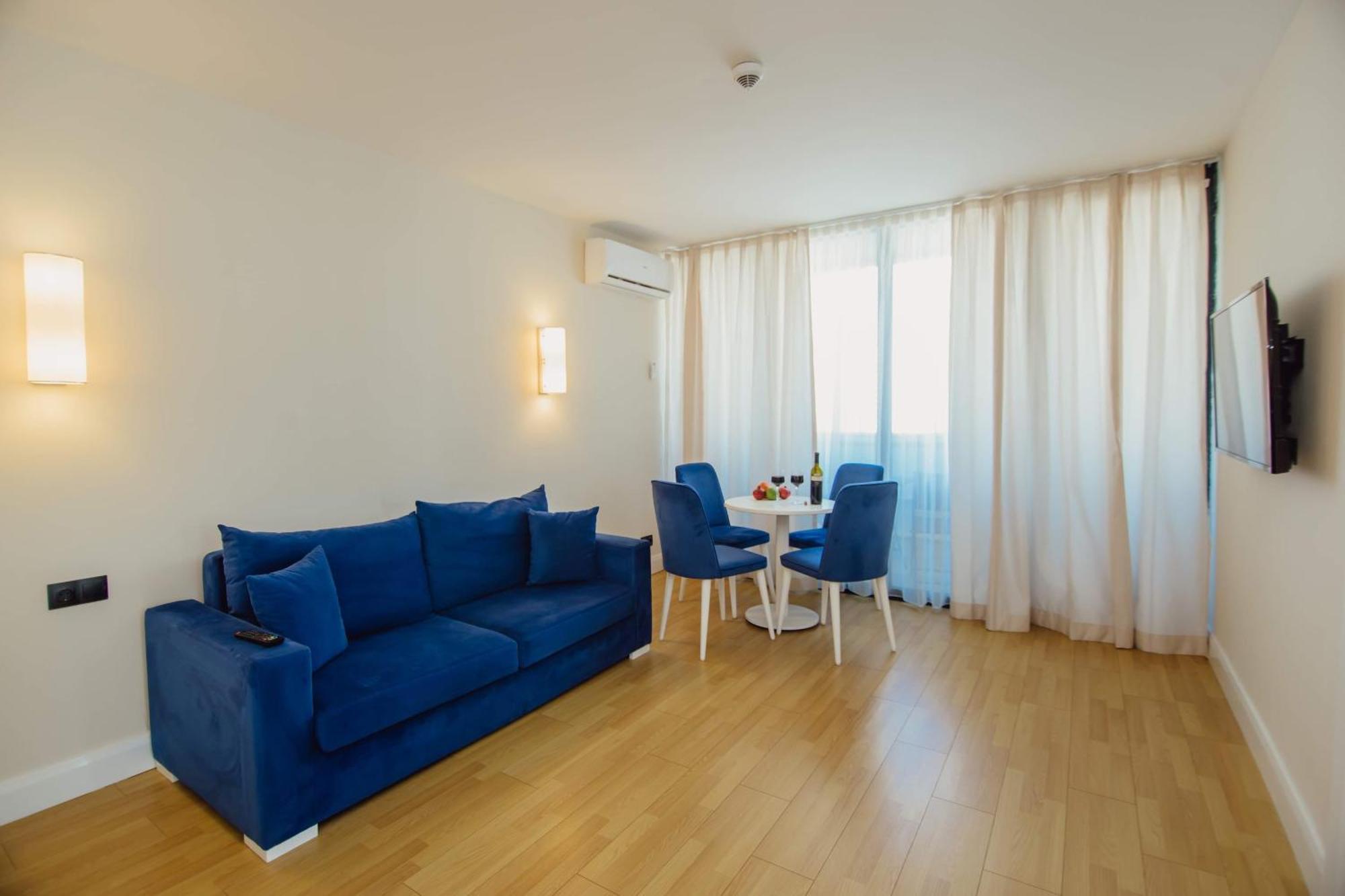 Luxury Beach Front Hotel Batumi Ngoại thất bức ảnh