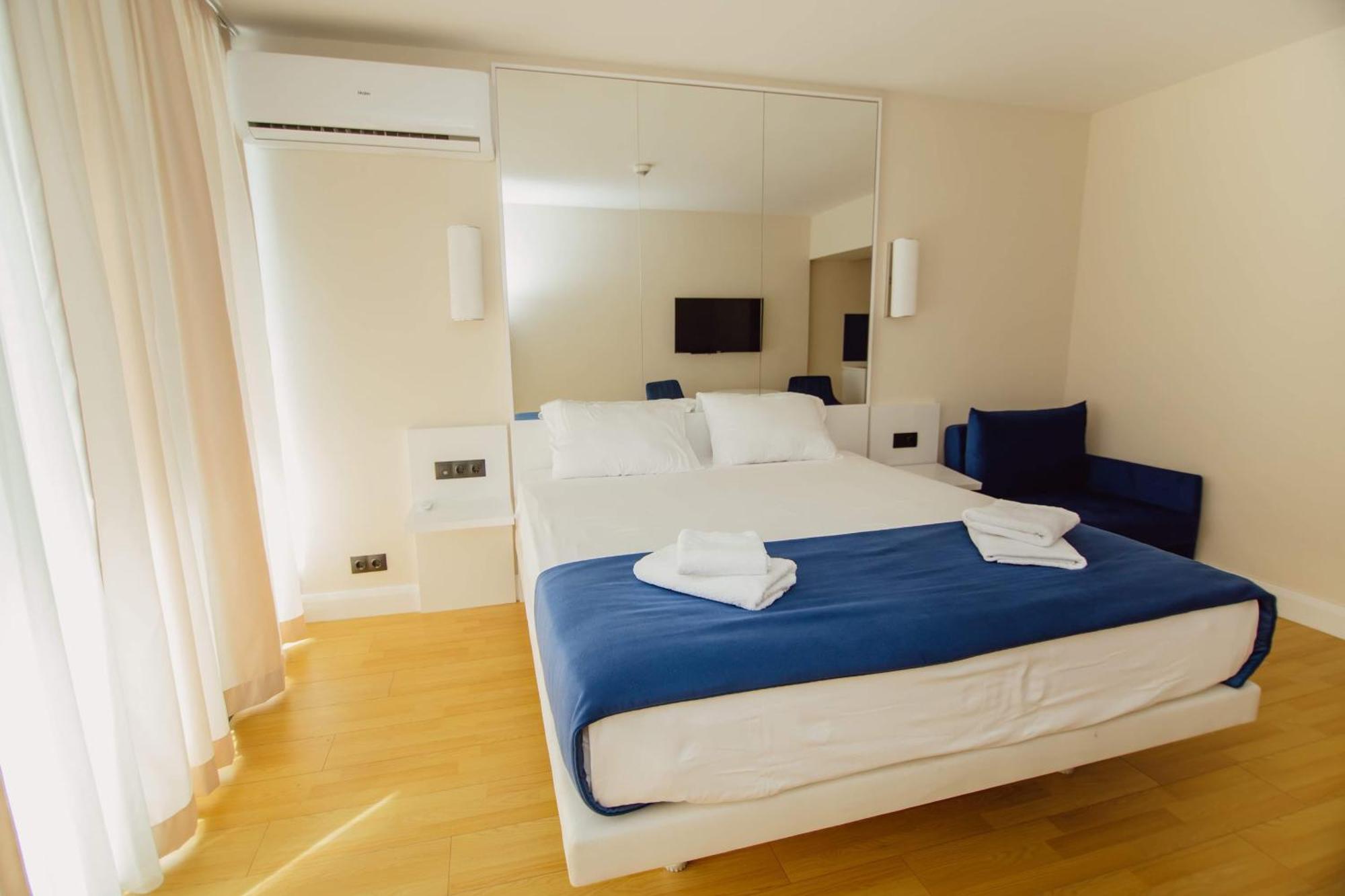 Luxury Beach Front Hotel Batumi Ngoại thất bức ảnh